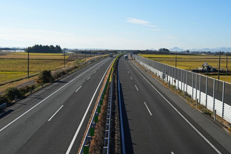 東北自動車道から離れた地域に新たな南北幹線が構想されている。画像はイメージ。