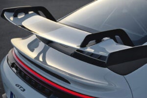 ポルシェ911 GT3（992.2型）｜Porsche 911 GT3（type 992.2）※写真はオプションの「ヴァイザッハ パッケージ」装着車