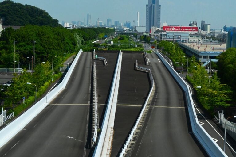 未完成のままになっている、横浜市金沢区の国道357号。