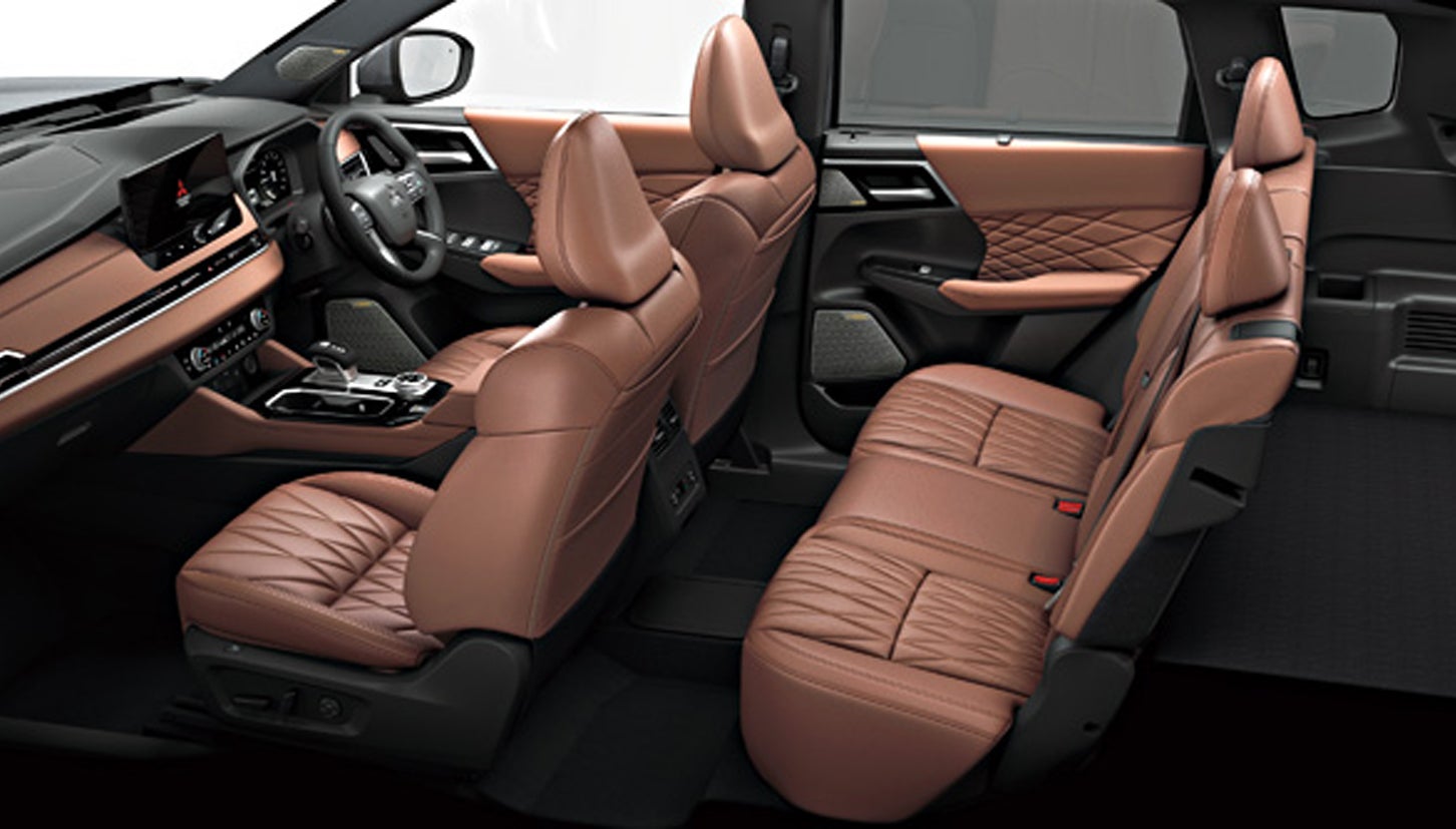 アウトランダーPHEV P Executive Packageのインテリア
