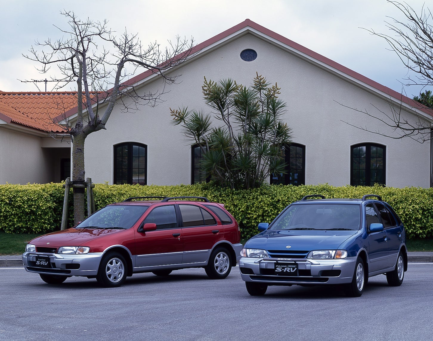 左から日産 ルキノ S-RV、パルサーセリエ S-RV