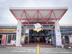 道の駅 いわき・ら・ら・ミュウの正面口です。巨大な入口にワクワクしちゃいます。