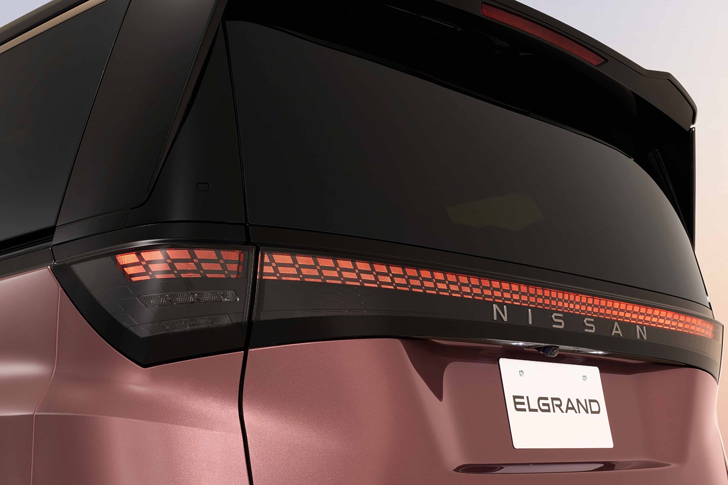 日産エルグランド｜Nissan Elgrand