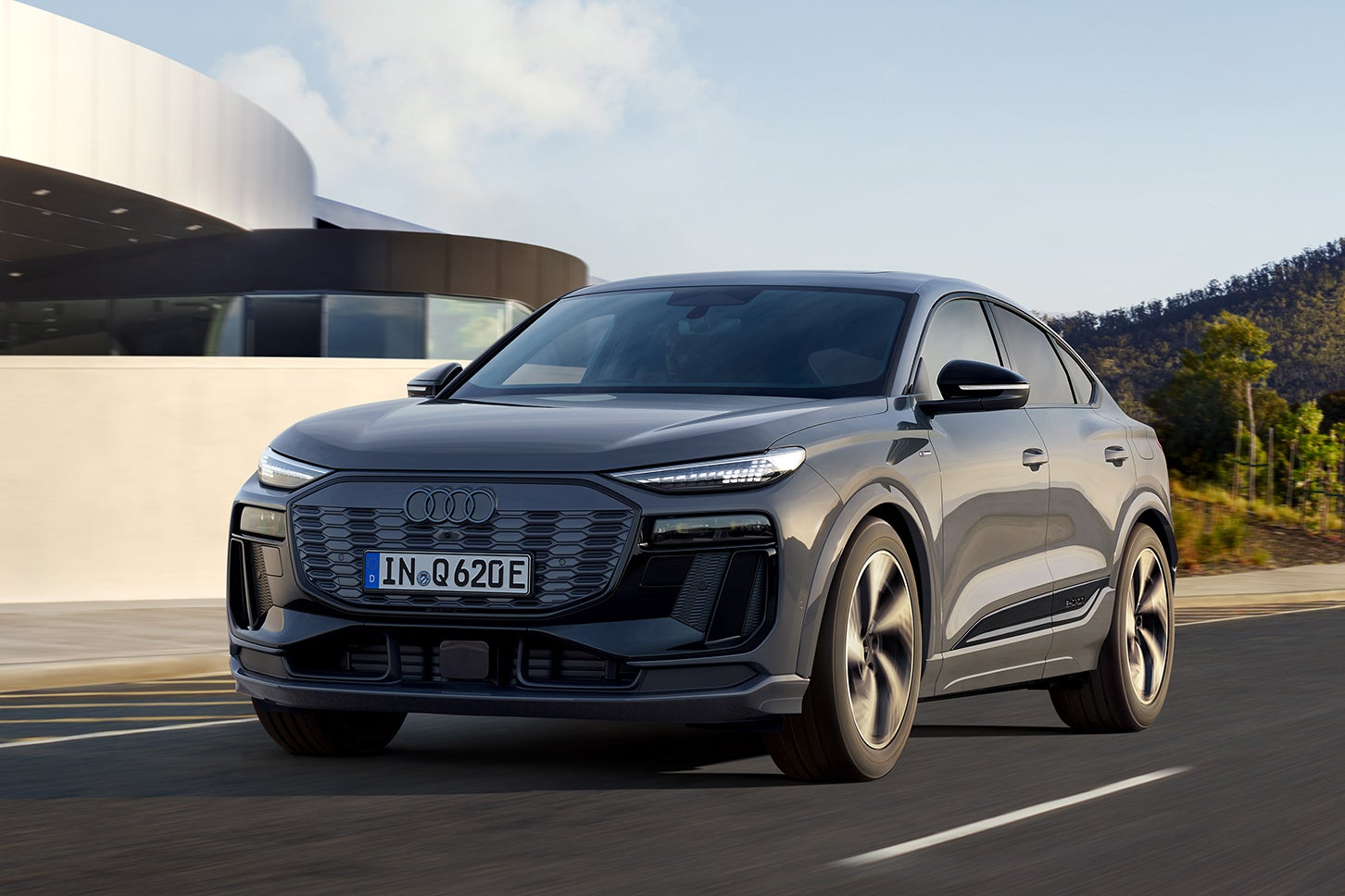 アウディQ6スポーツバックe-tron｜Audi Q6 Sportback e-tron