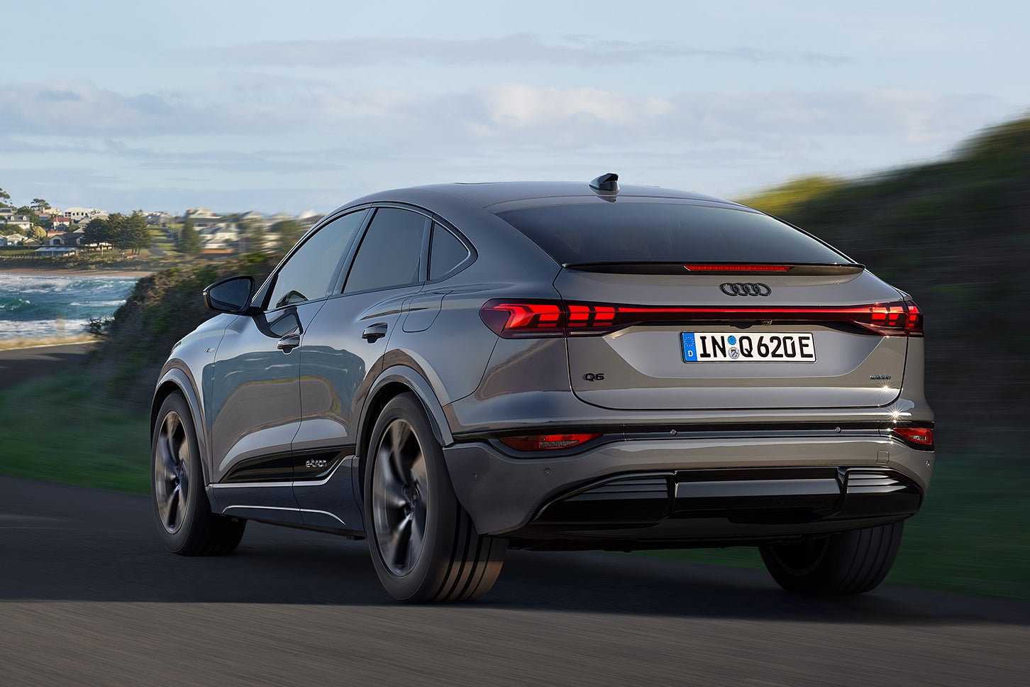 アウディQ6スポーツバックe-tron｜Audi Q6 Sportback e-tron