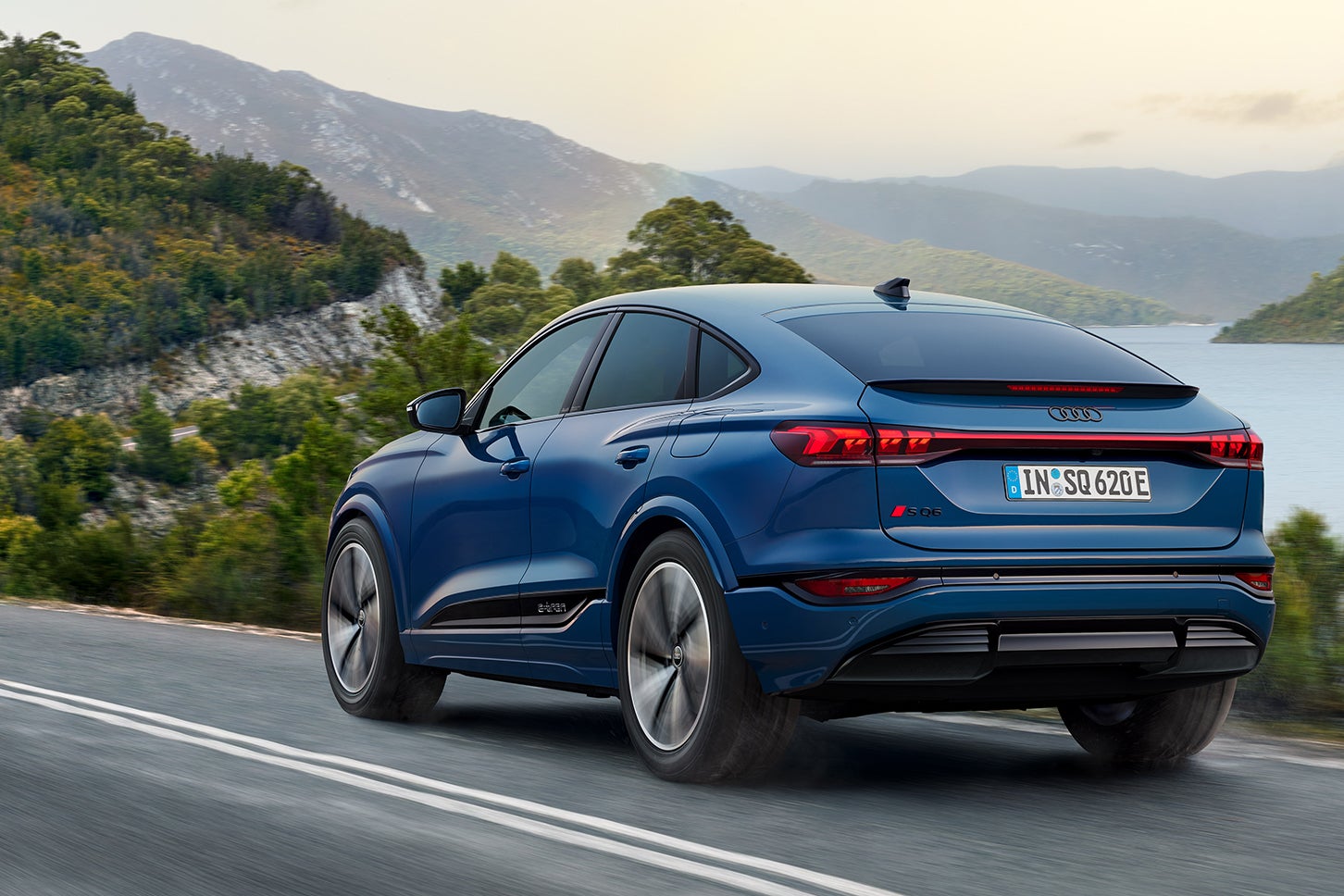 アウディSQ6スポーツバックe-tron｜Audi Q6 Sportback e-tron