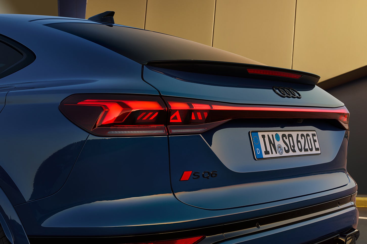 アウディSQ6スポーツバックe-tron｜Audi Q6 Sportback e-tron