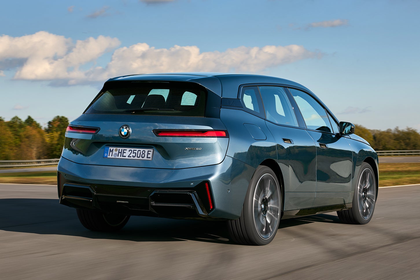 BMW iX xDrive60