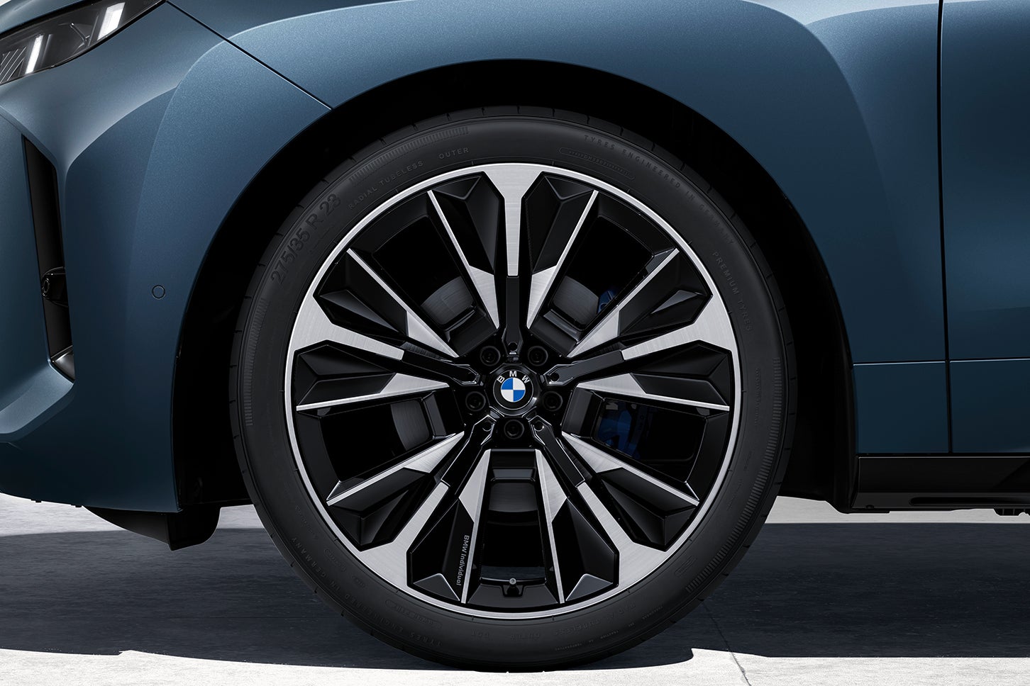 BMW iX xDrive60
