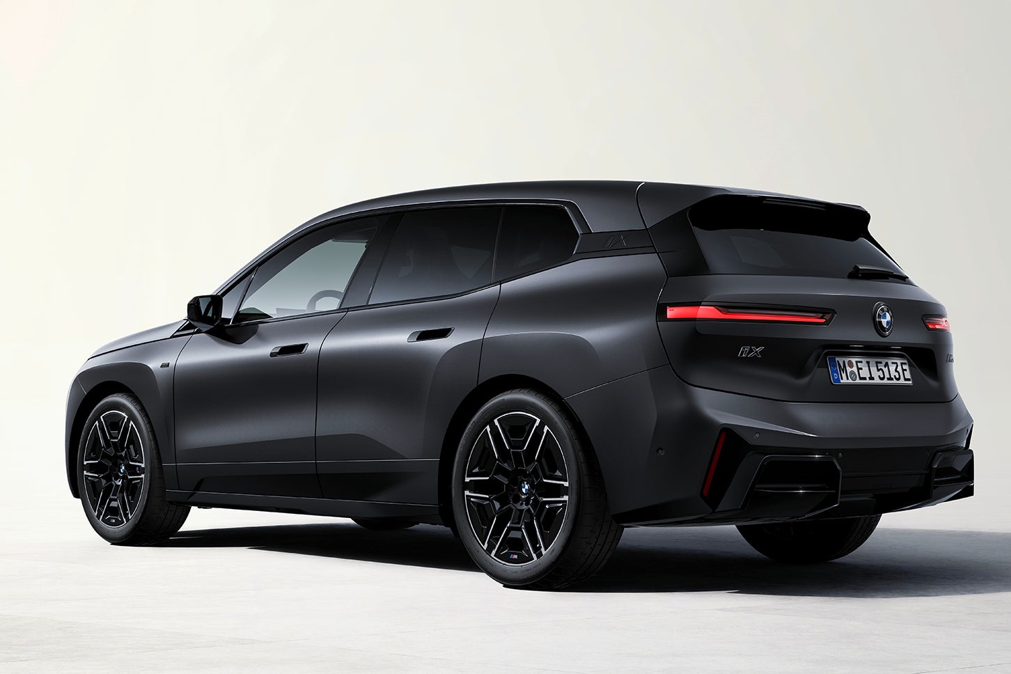 BMW iX M70 xDrive