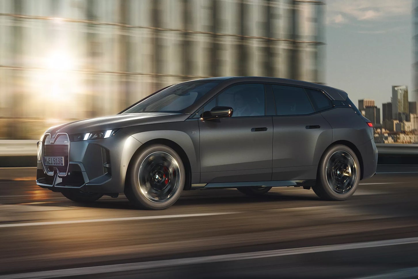 BMW iX M70 xDrive ザ・ファースト・エディション｜BMW iX M70 xDrive The First Edition