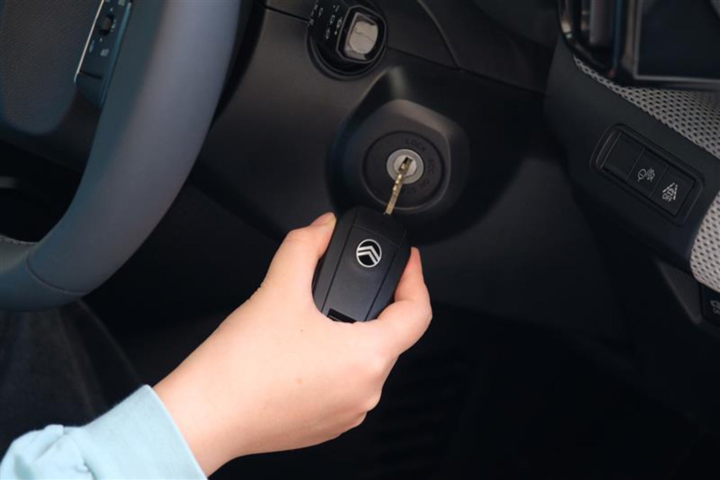 シトロエンC3ハイブリッド｜Citroën C3 Hybrid