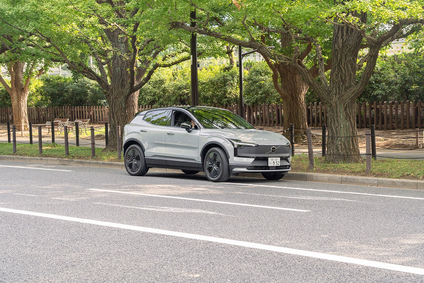 新車に乗ってみよう【ボルボEX30クロスカントリー】──連載|CCGとクルマでどうする?<番外編>