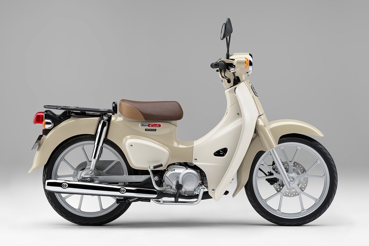 ホンダ・スーパーカブ110 ライト｜カラー：バージンベージュ