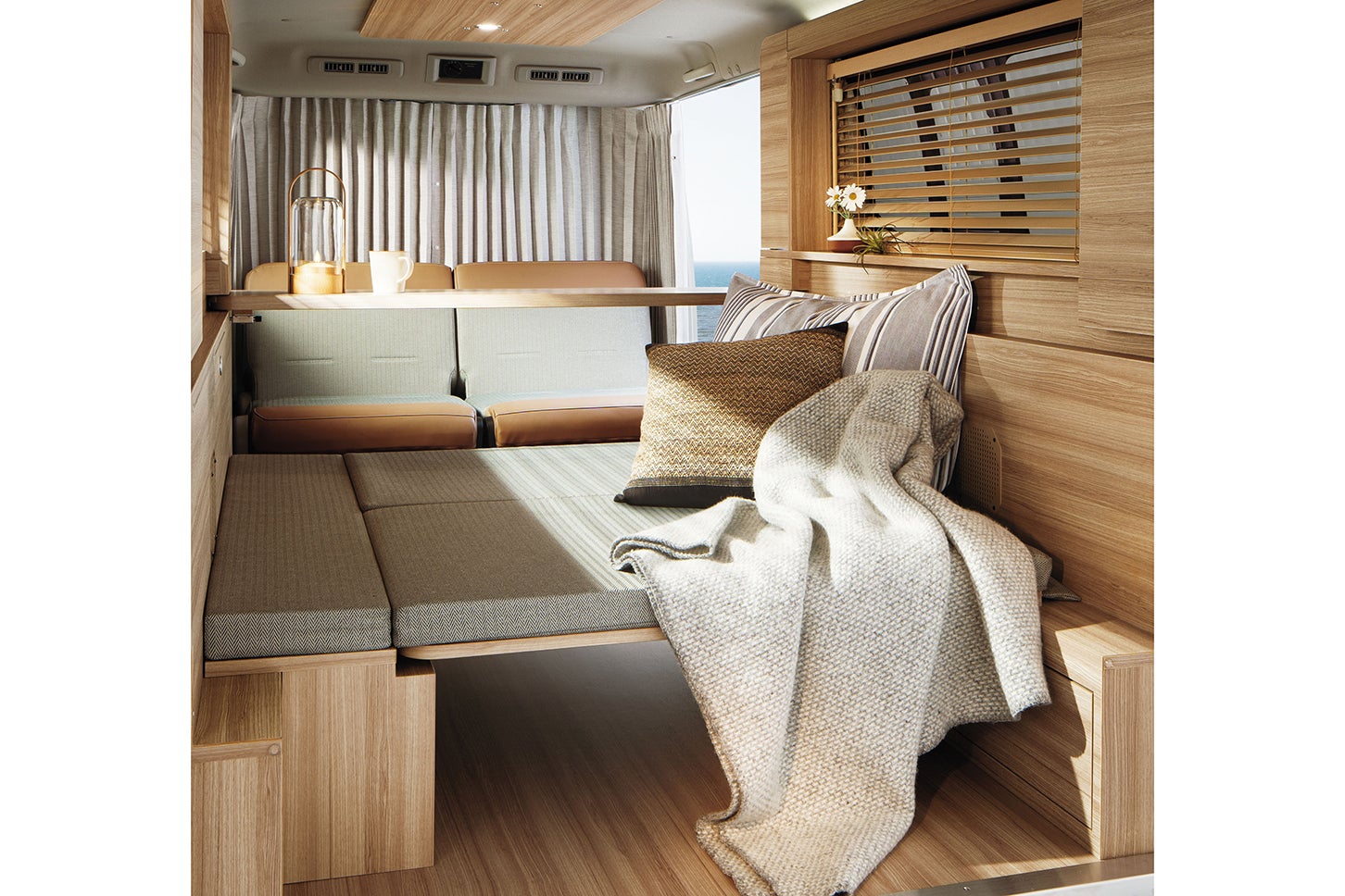 日産キャラバン マイルーム｜Nissan Caravan MYROOM