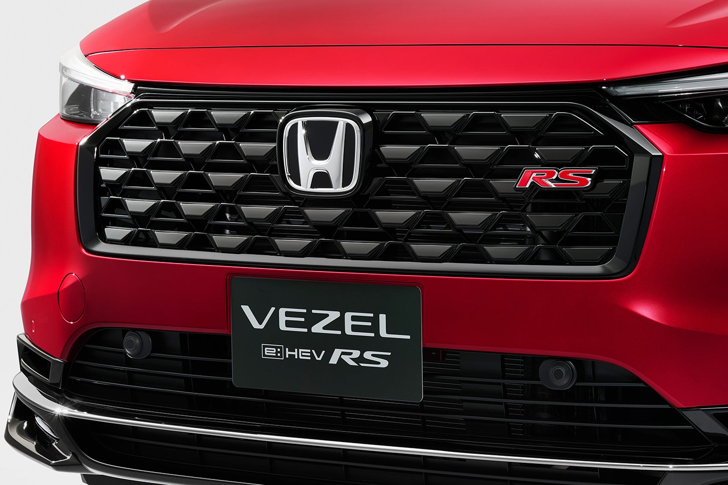 ホンダ・ヴェゼルe:HEV RS｜専用フロントグリル＆フロントバンパーロアーグリル