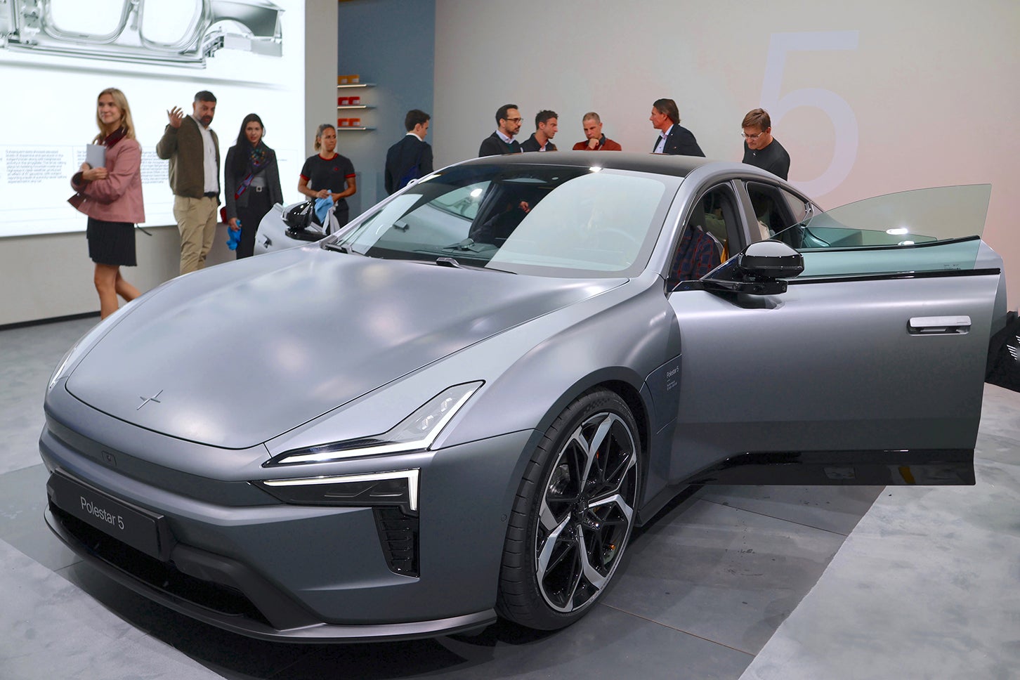 ポールスターが今回ワールドプレミアした旗艦モデル「5」。最高出力650kWで、0-100km/h 3.2秒を誇る