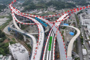 横浜環状南線 栄IC・JCTの工事状況。2025年9月撮影。