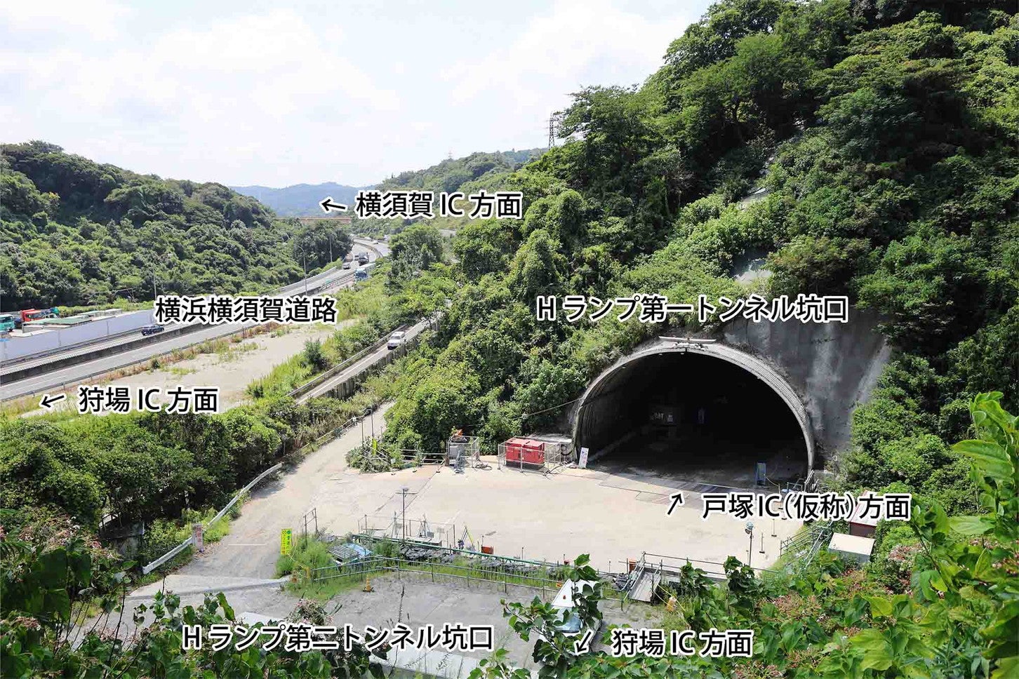 横浜環状南線 釜利谷JCT付近の工事状況。2025年9月撮影。