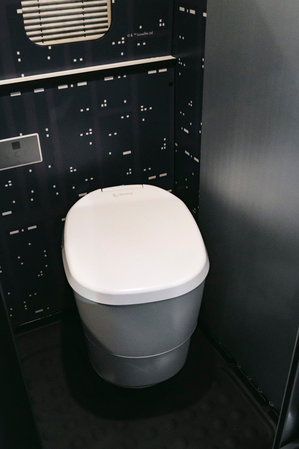 ジャパンモビリティショー2025に展示された「DA VINCI 6.0〈STAR WARS〉EDITION」