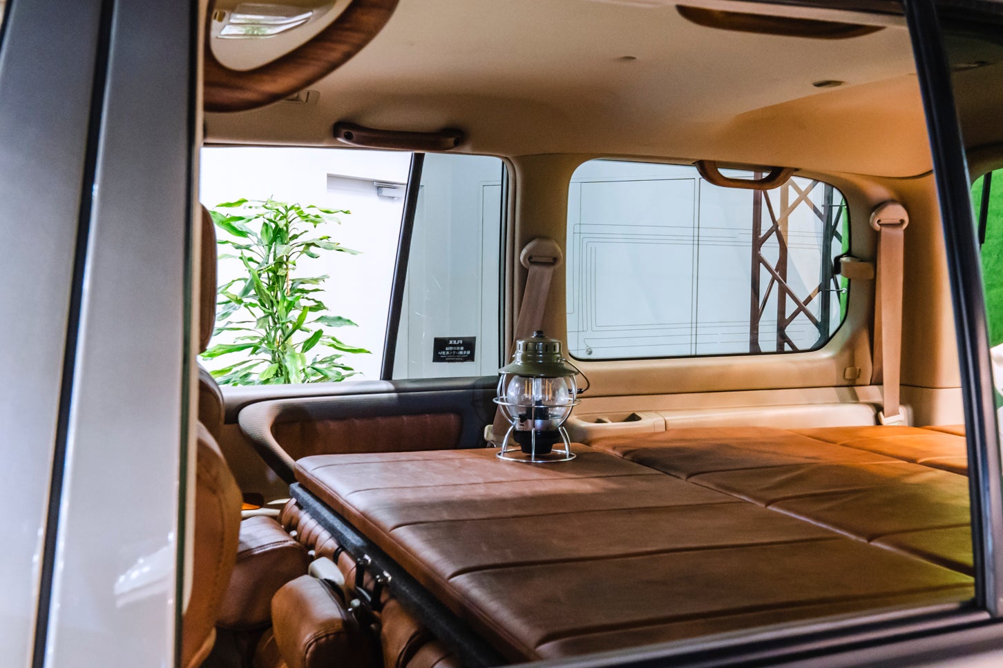 「Renoca 106」の就寝スペースはフラット。