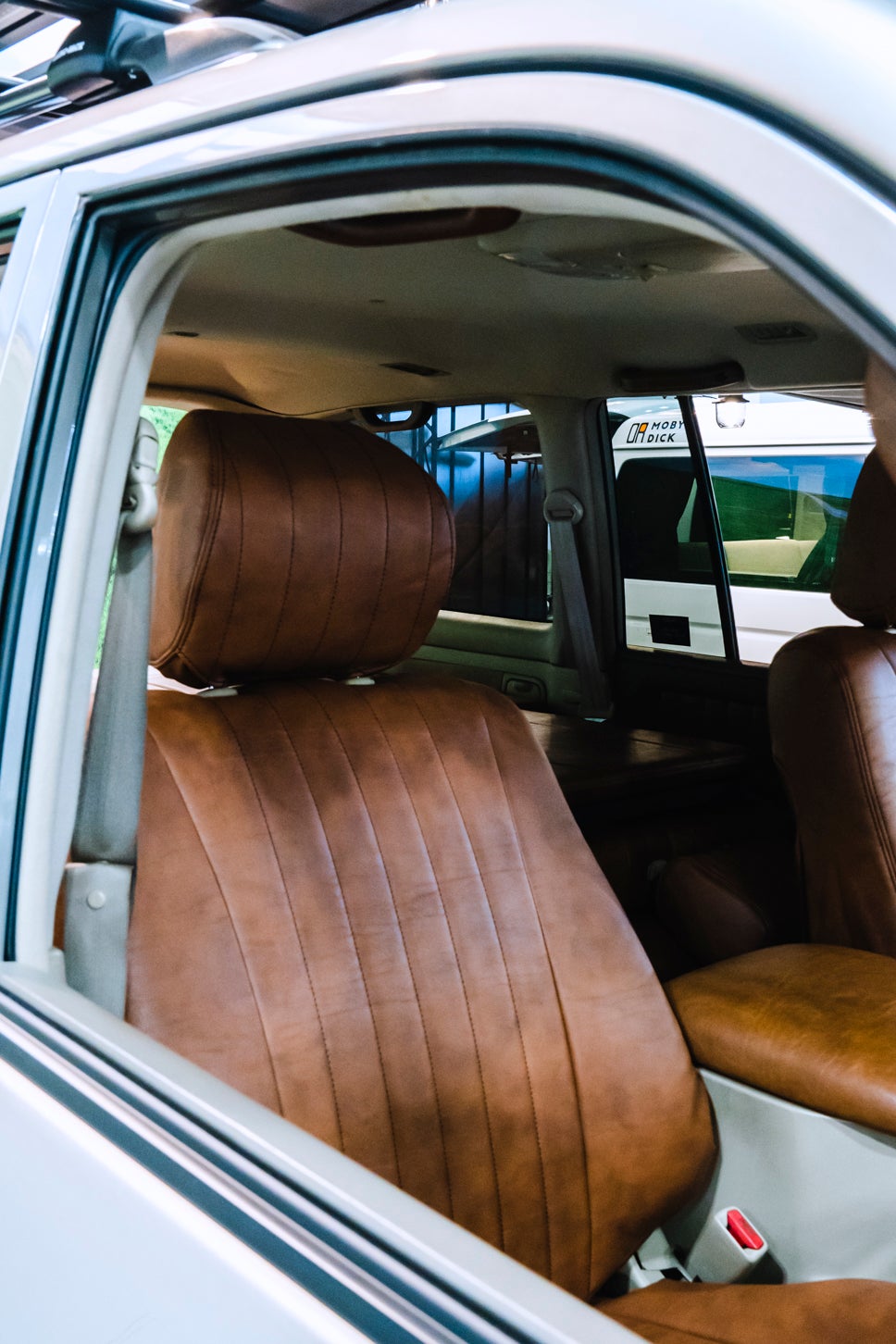 「Renoca 106」の運転席。