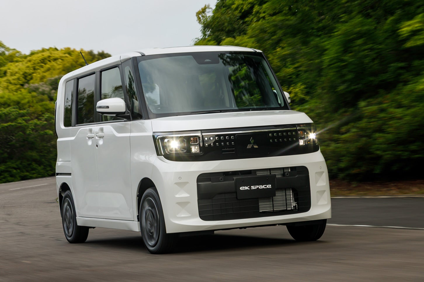 三菱eKスペース|Mitsubishi eK Space