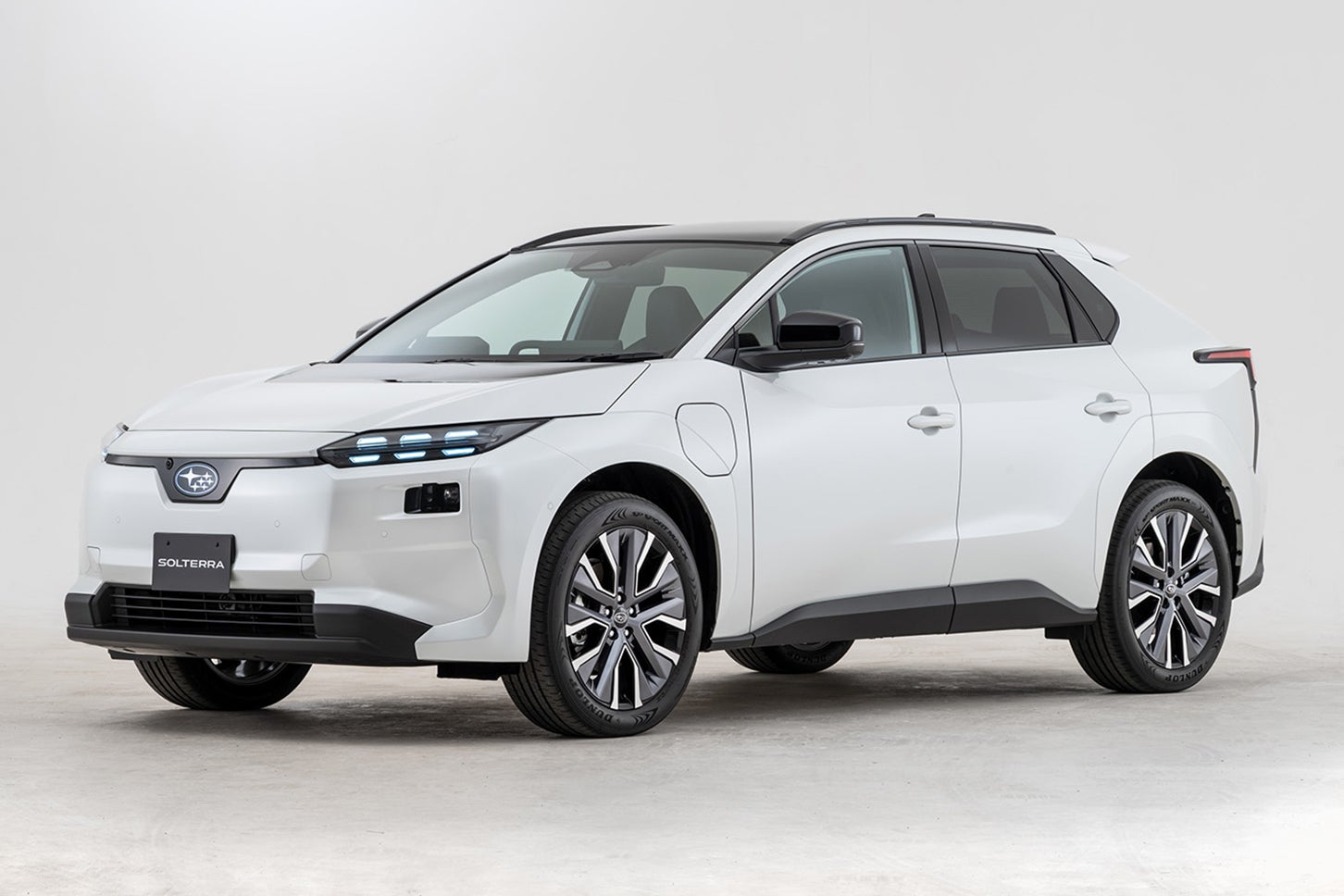 スバル・ソルテラ ET-HS｜ボディカラー：プラチナホワイトパール