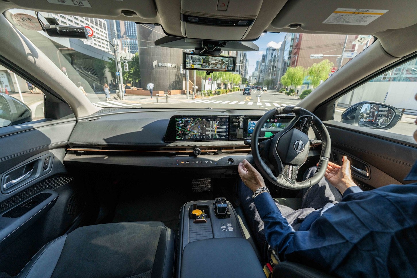 デモ走行中のアリアの車内。