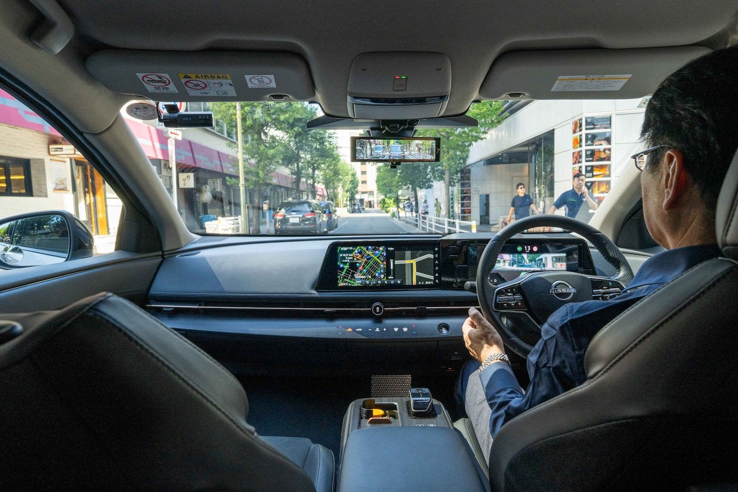 デモ走行中のアリアの車内。
