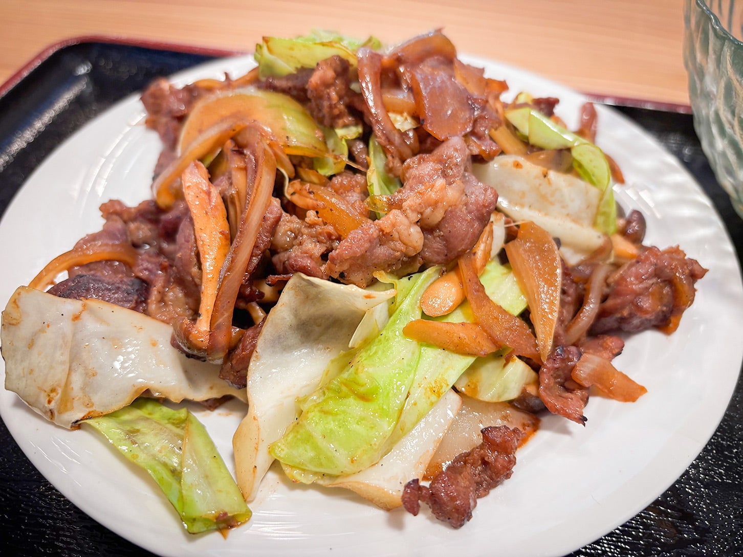郷土レストラン「善き叶」で注文できる「遠山ジンギス定食」は、学生時代なら何杯でもご飯を食べられそうな味付けでした!