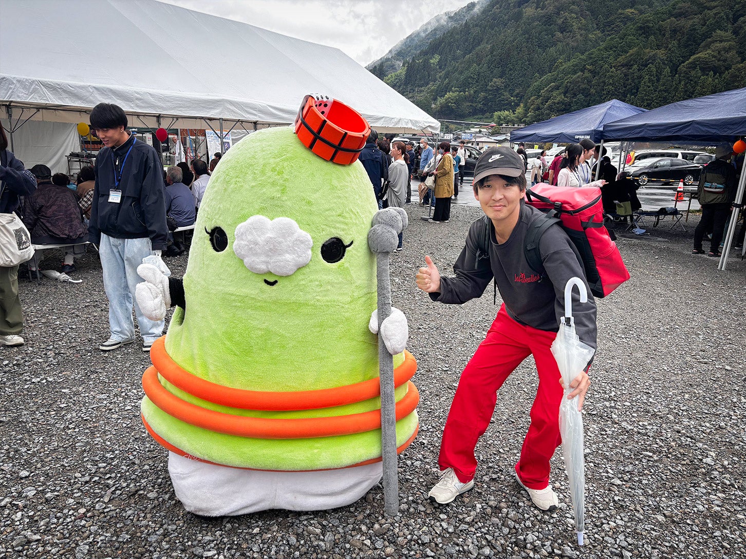 遠山郷観光協会のマスコットキャラクター「とおやま丸」とツーショット！