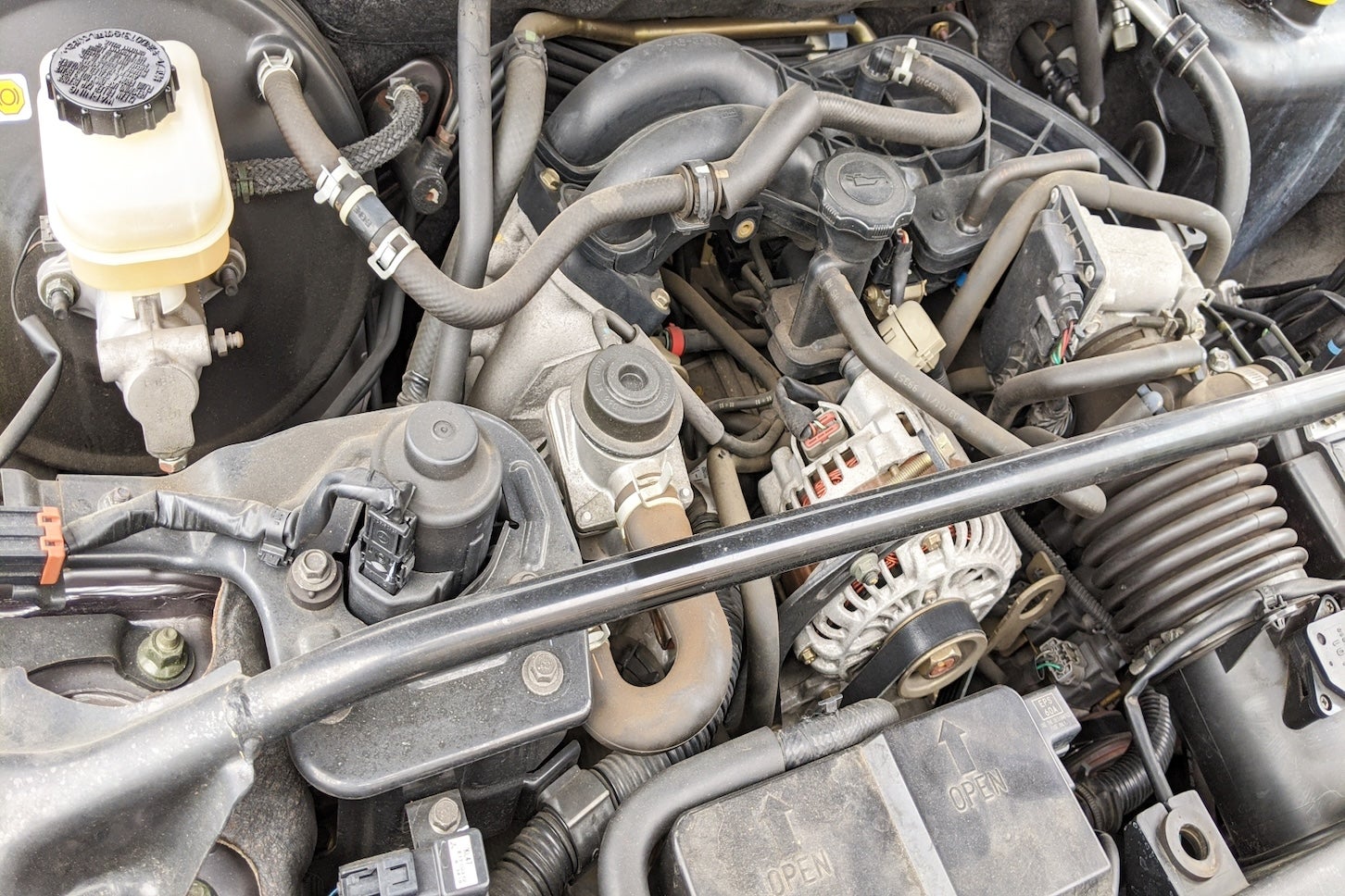 冷却水やウォッシャー液の量もチェックしておきたい。