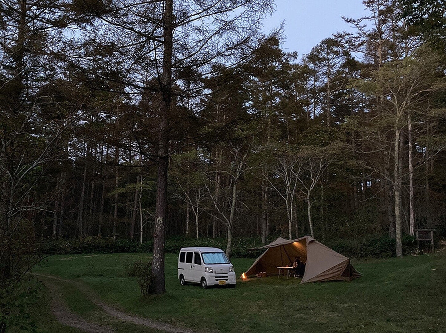 長野県「戸隠イースタンキャンプ場」で車中泊キャンプの様子