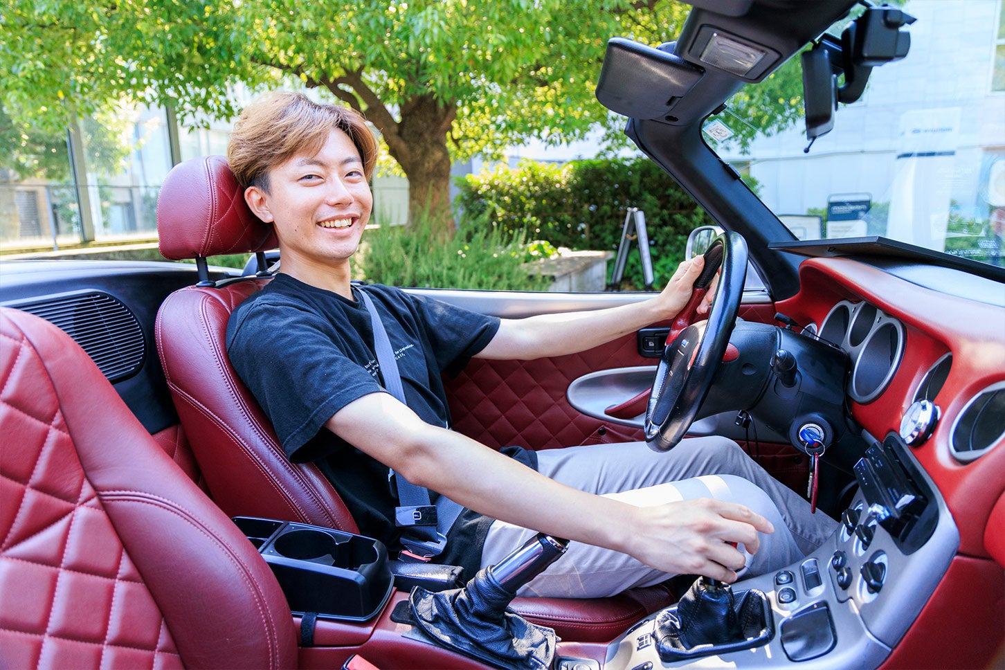 かわむらさんにとって、バルケッタに乗る時間は、遠出も買い出しも洗車も「すべてが遊び」。ひとりの時間も良いけれど、仲間とのイベントや馴染みのお店に行く時間がもっと好きだそうです。