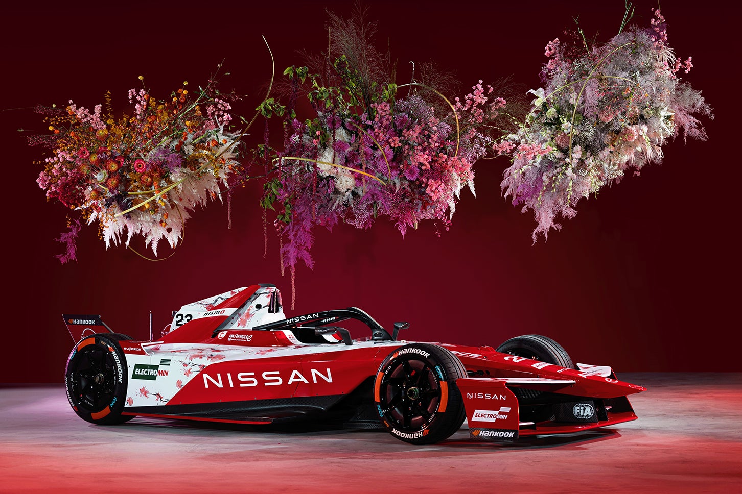 ABB FIAフォーミュラE世界選手権シーズン11（2024/25）から適用されるGEN3 Evoレギュレーションに対応したデザインのマシン（レプリカ）