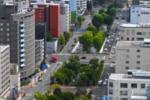 札幌中心部を南北に貫く創成川通。