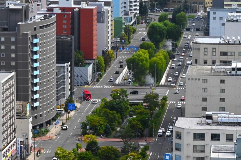 札幌中心部を南北に貫く創成川通。