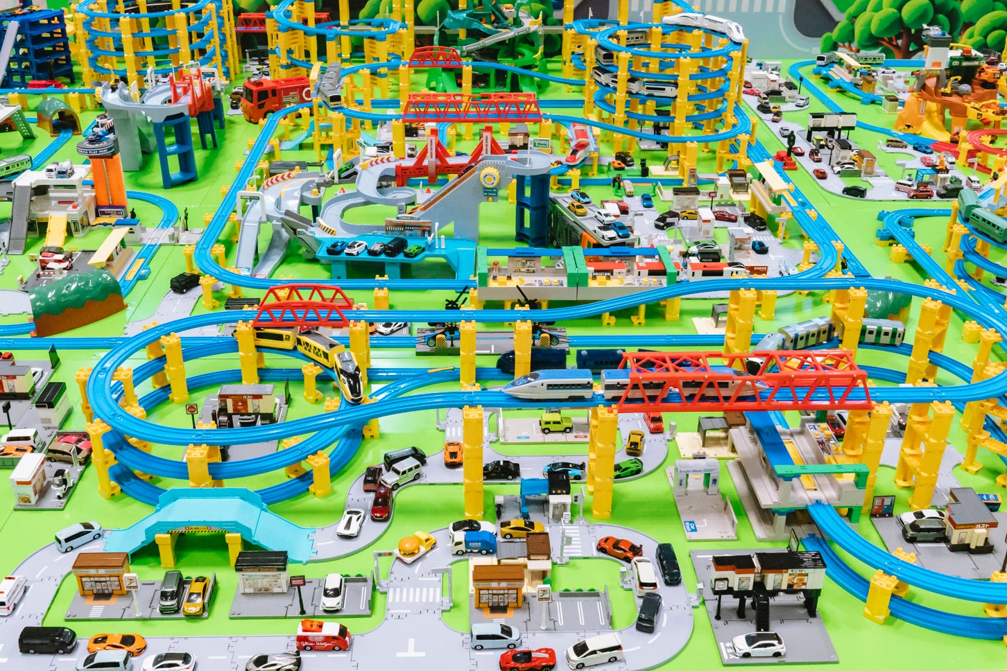 展示ブース「トミプラワールド」の様子