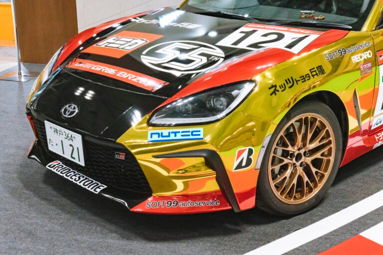 ネッツ兵庫 BS GR86 トヨタ GR86の実車展示