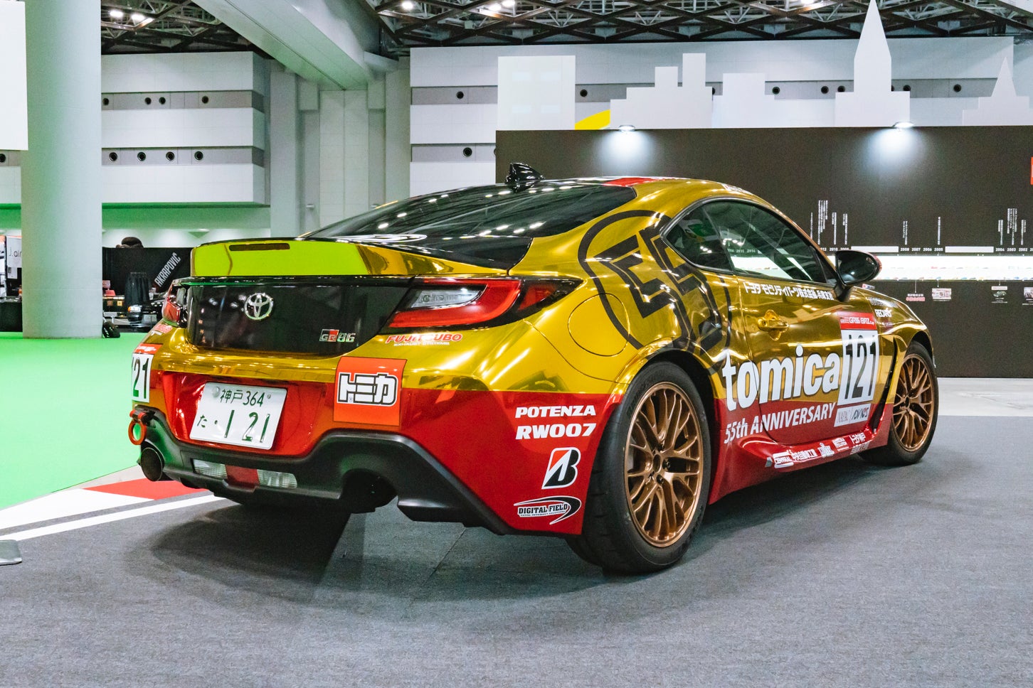 ネッツ兵庫 BS GR86 トヨタ GR86の実車展示