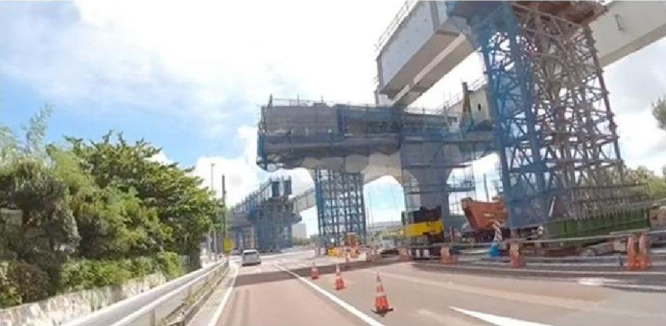 工事が進む小禄道路。