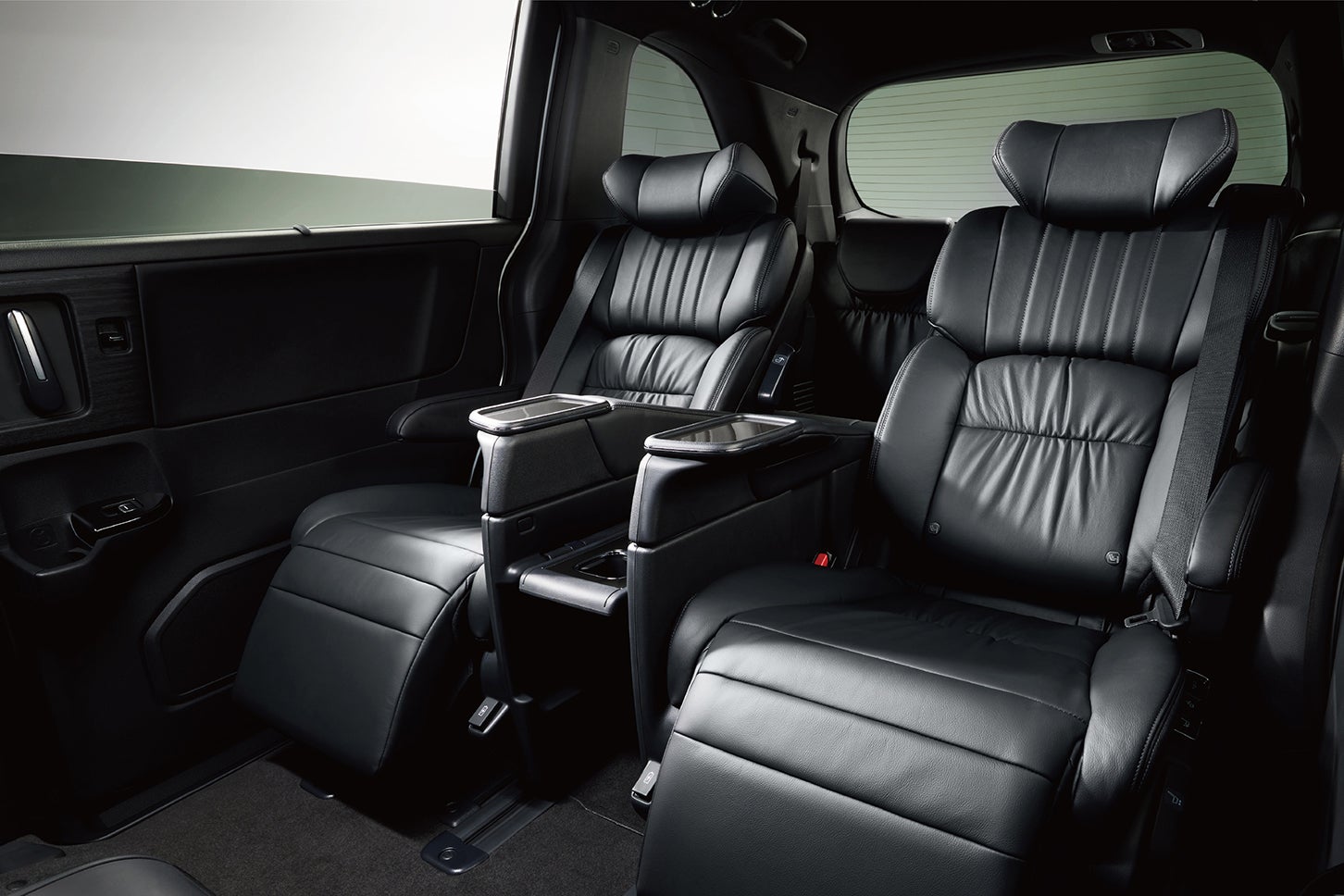 ホンダ・オデッセイe:HEVアブソルート・EXブラックエディション｜Honda Odyssey e:HEV Absolute・EX Black Edition