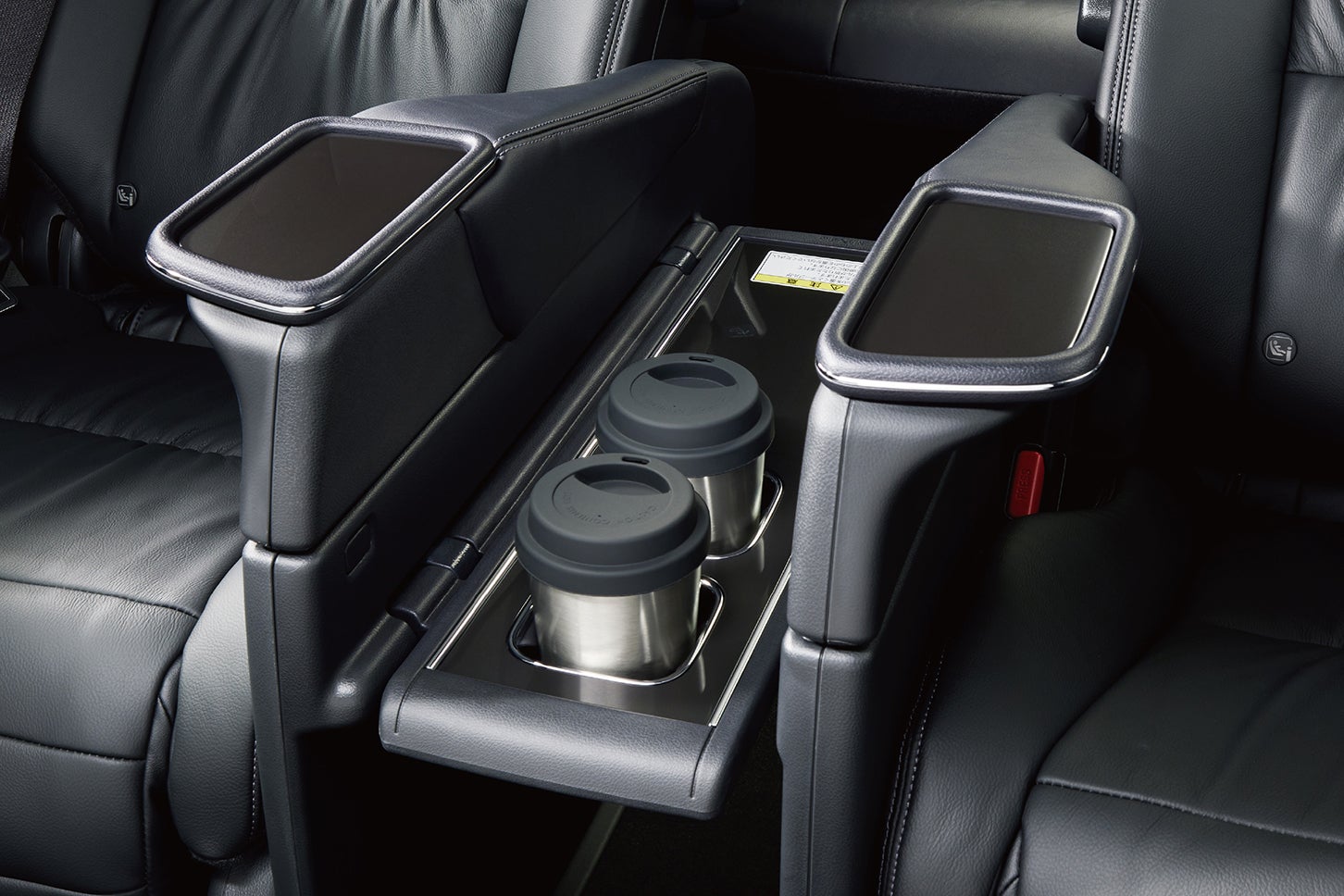 ホンダ・オデッセイe:HEVアブソルート・EXブラックエディション｜Honda Odyssey e:HEV Absolute・EX Black Edition