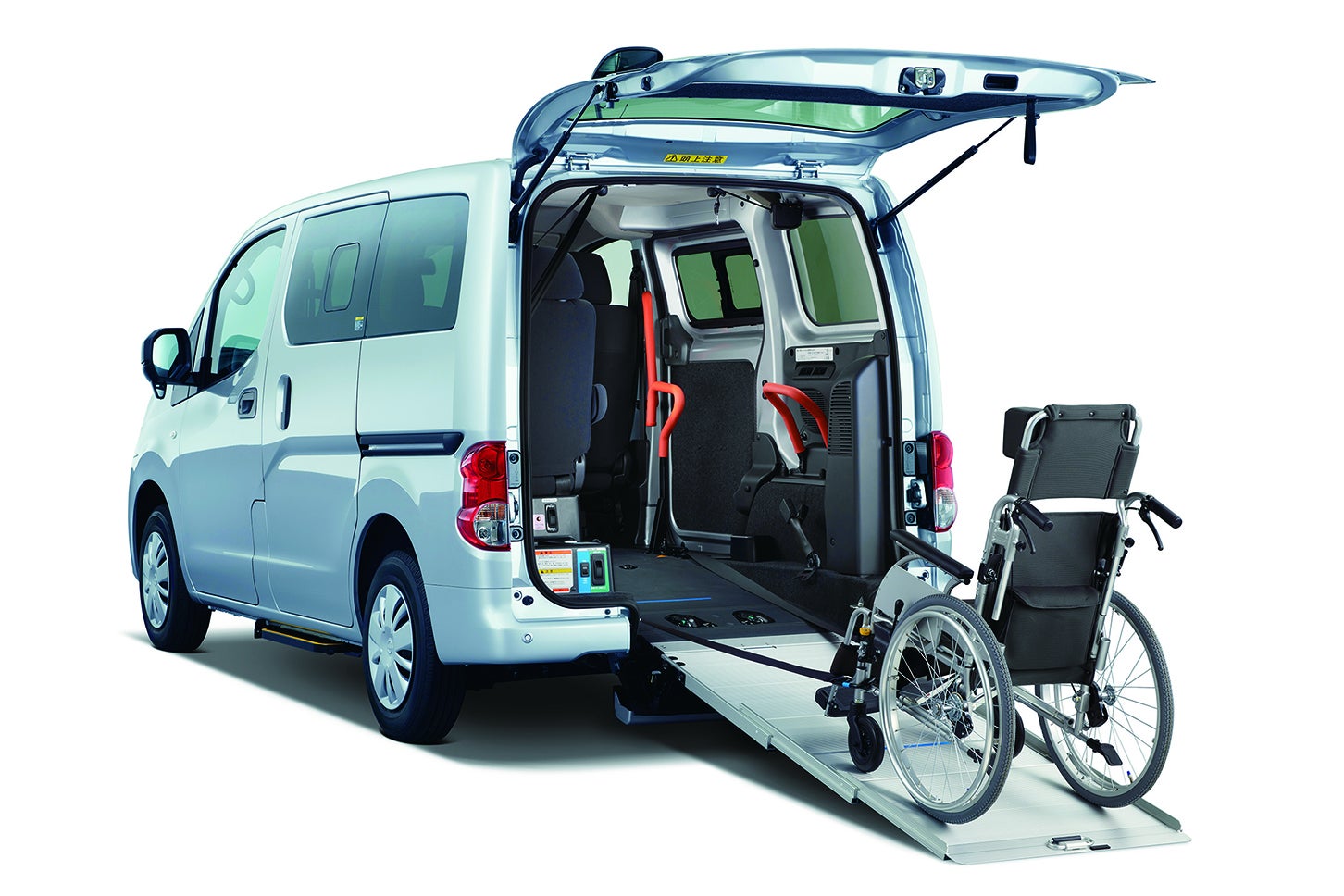 日産NV200バネット チェアキャブ 車いす2名仕様