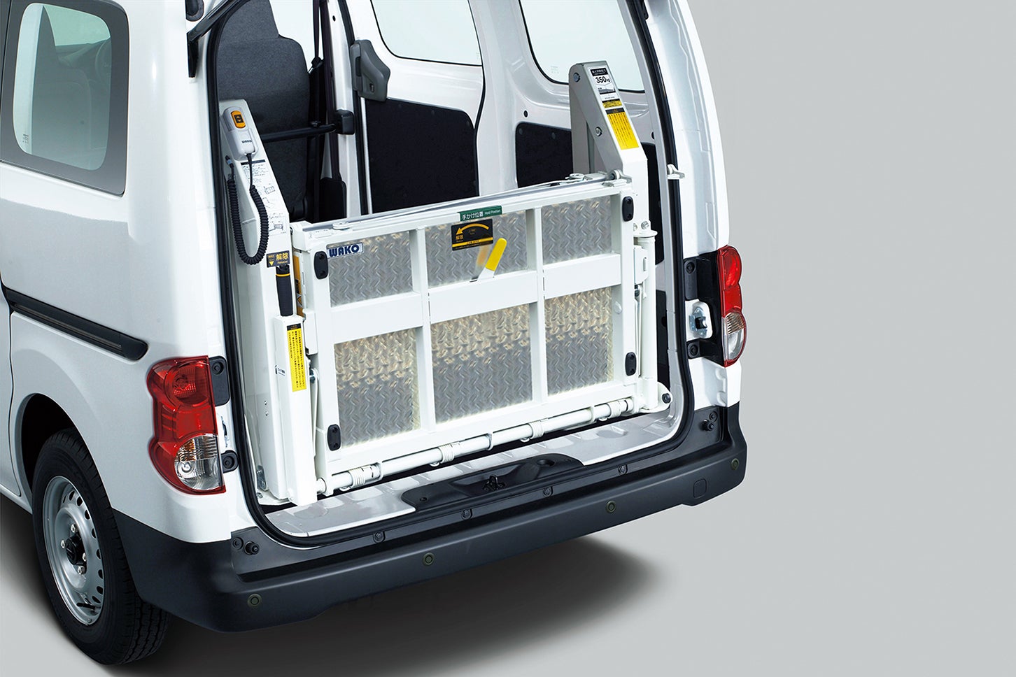 日産NV200バネット ワークユースビークル リフター付バン