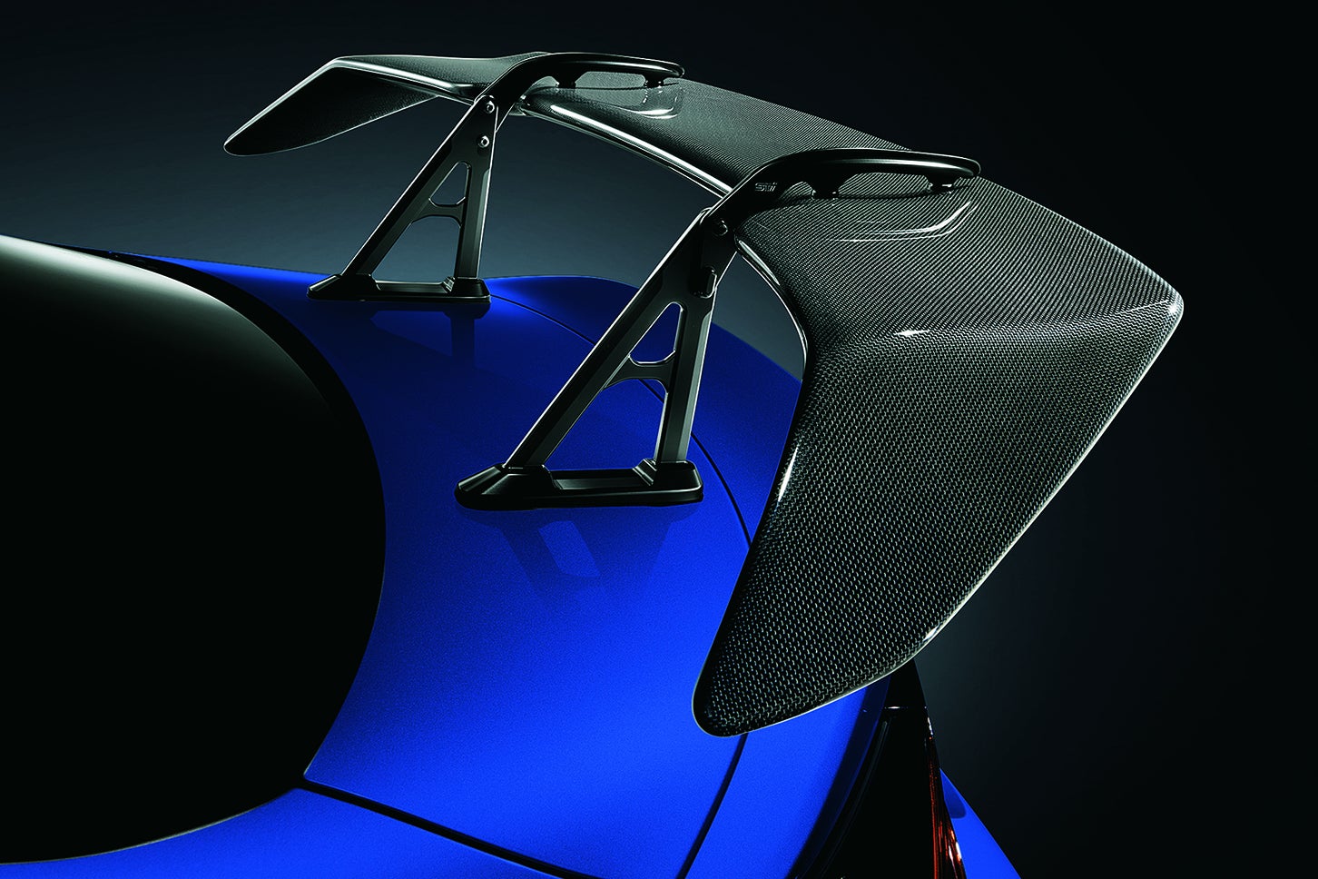 スバルBRZ STIスポーツ・タイプRA withリヤスポイラー｜STI ドライカーボンリヤスポイラー