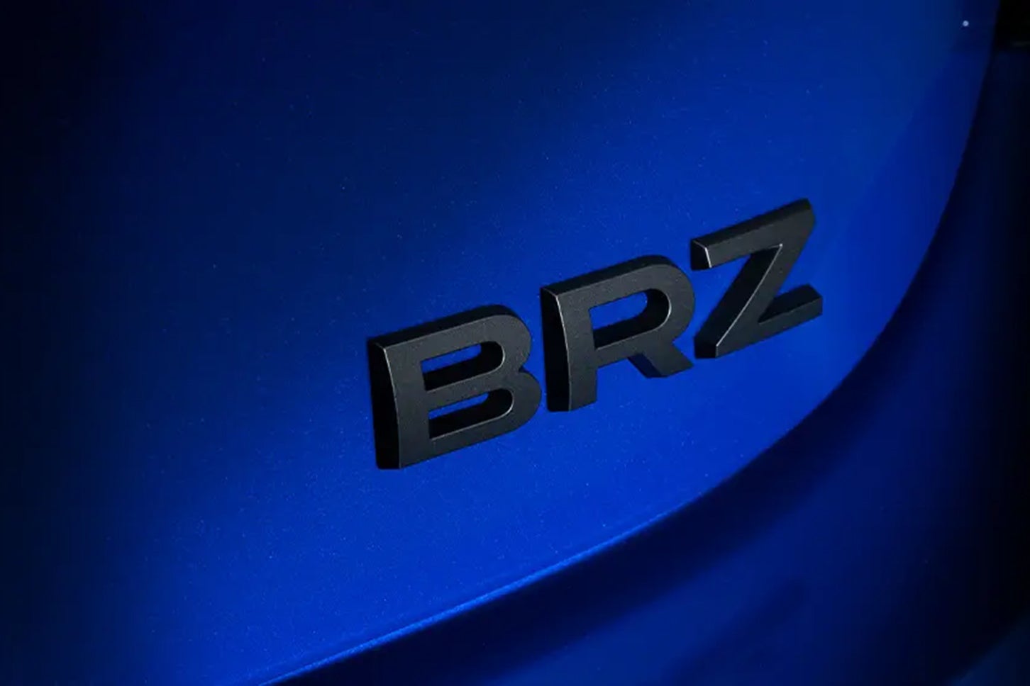スバルBRZ STIスポーツ・タイプRA｜BRZリヤオーナメント（ラスターブラック塗装）