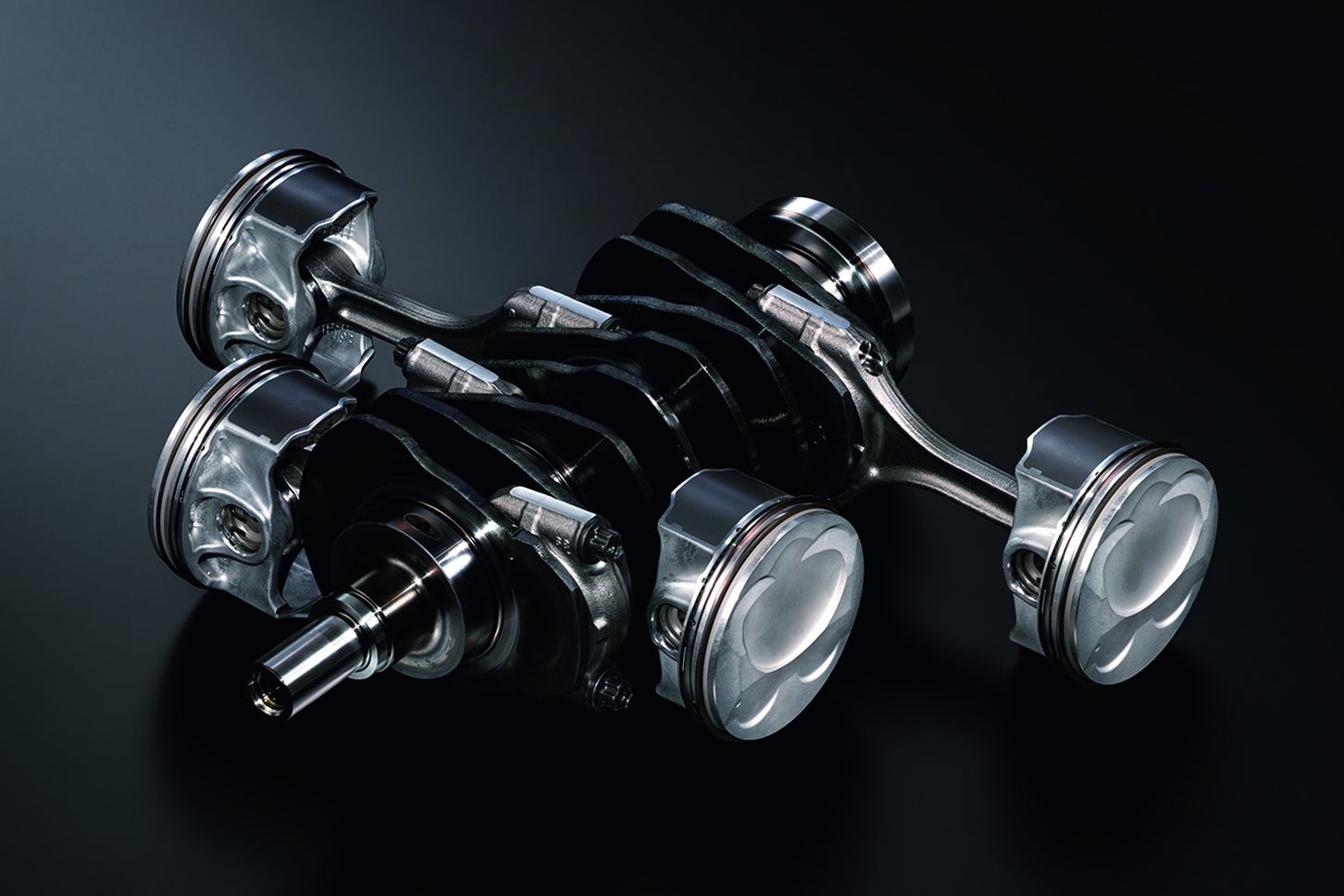 スバルBRZ STIスポーツ・タイプRA｜バランスドエンジン（ピストン&コンロッド、クランクシャフト）&専用エンジンコントロールユニット（レブシンク&フラットシフト）