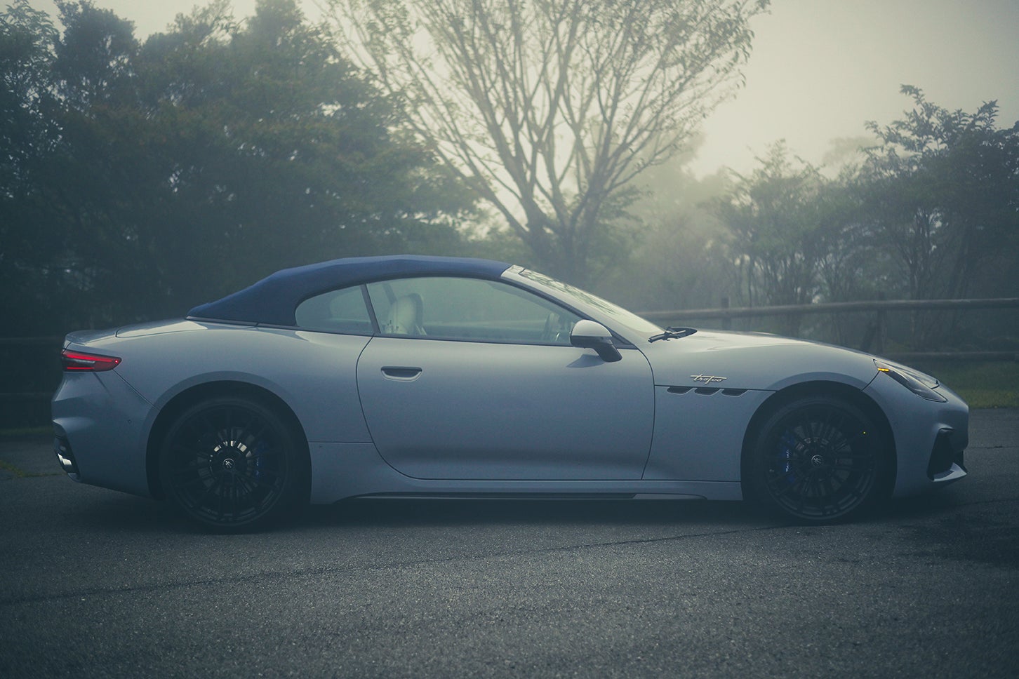 マセラティ グランカブリオ トロフェオ｜Maserati Grancabrio Trofeo